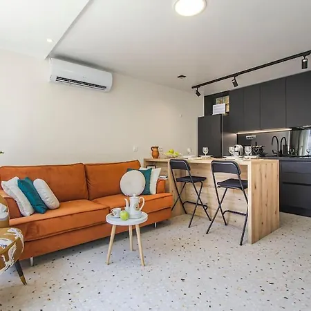 Elegant Oasis *